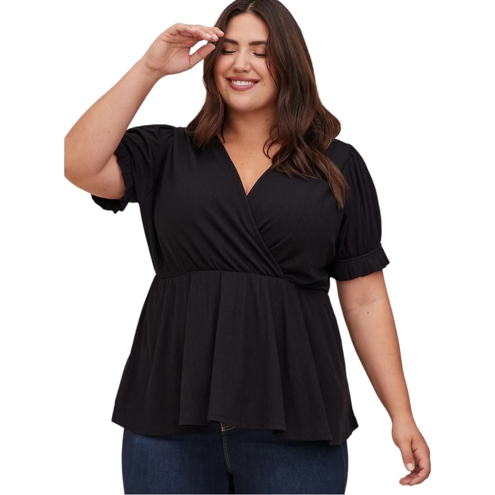 NWT Torrid Black Ribbed Surplice Peplum Top - Size: M (10)